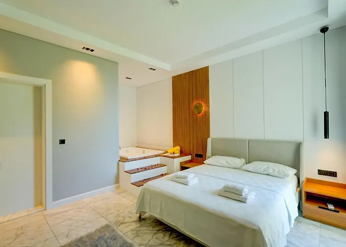 Venus 8 - Planet Luxury Islamlar (Mediterranean)