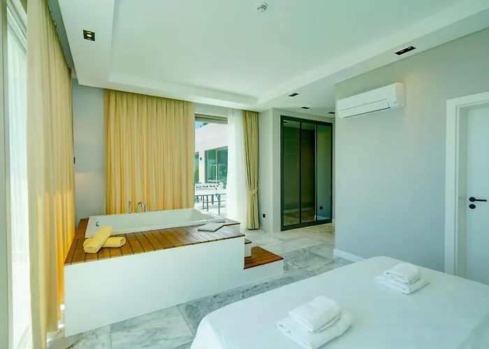 Venus 8 - Planet Luxury Islamlar (Mediterranean)