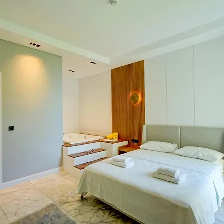 Venus 8 - Planet Luxury Islamlar (Mediterranean)