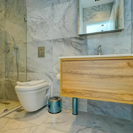 Venus 8 - Planet Luxury Islamlar (Mediterranean)